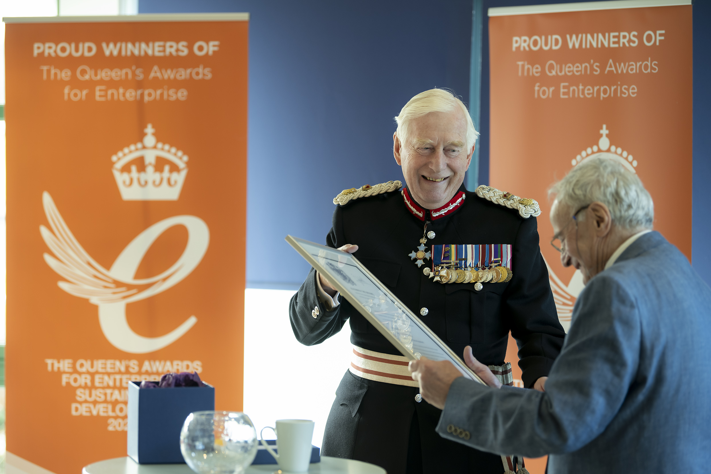 Lord-Lieutenant Seymour Monro presents the award to MD George Goudsmit at our Queen's Award Presentation! 